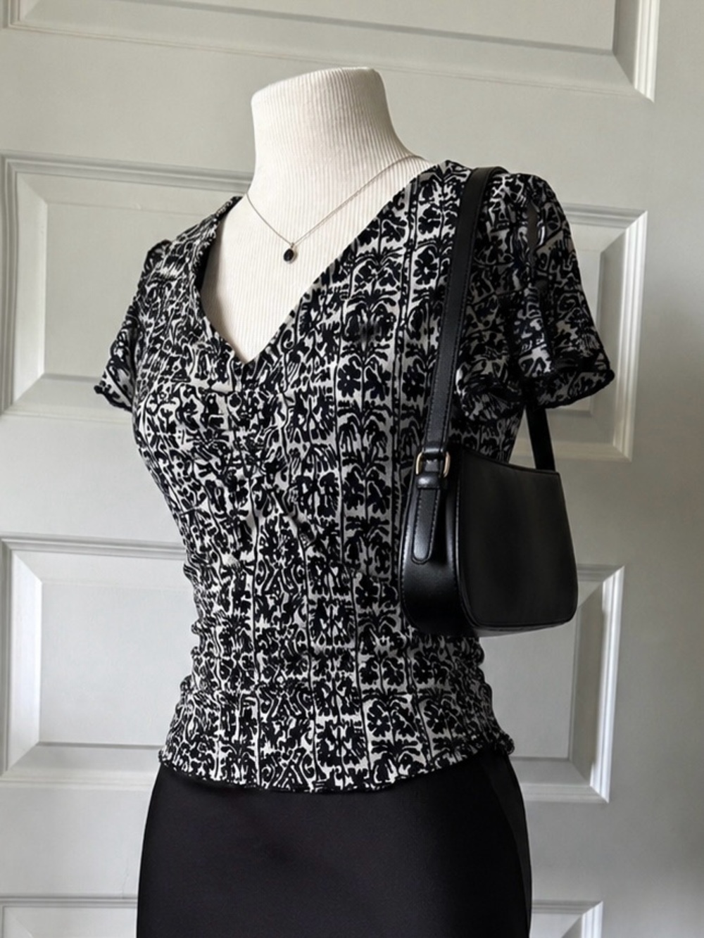 Y2K Kathie Lee Collection Black & White Sheer Floral Print Mesh Top Women’s L